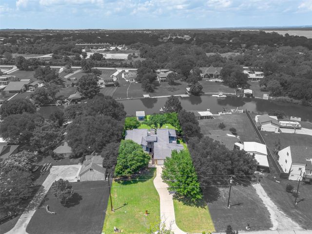 11972 Younger Court, Azle, TX 76020