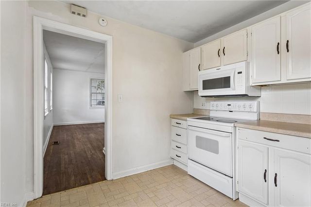 807 Paul ST, Newport News, VA 23605