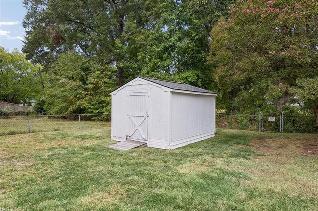 807 Paul ST, Newport News, VA 23605