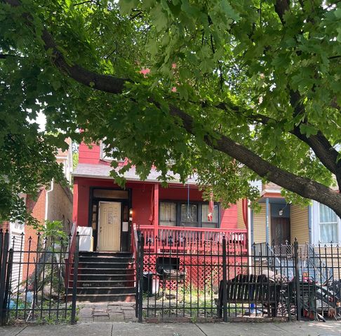 4844 W Ferdinand Street, Chicago, IL 60644