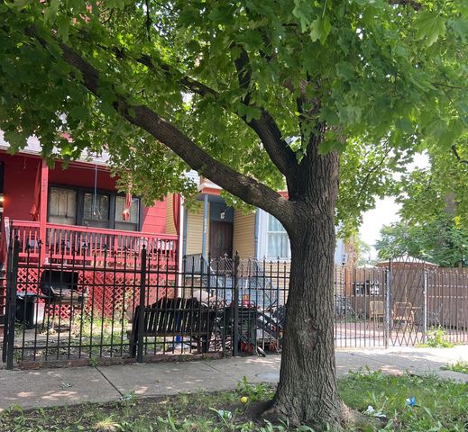 4844 W Ferdinand Street, Chicago, IL 60644
