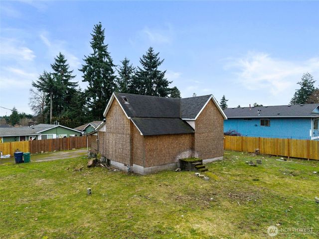 11205 12th Avenue SW, Seattle, WA 98146