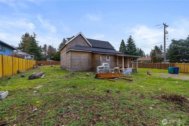 11205 12th Avenue SW, Seattle, WA 98146