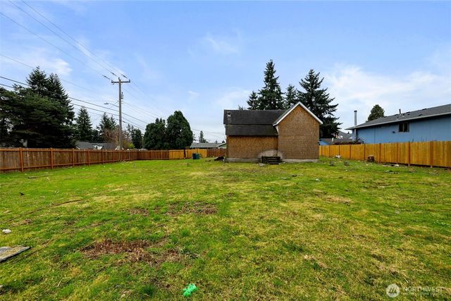 11205 12th Avenue SW, Seattle, WA 98146