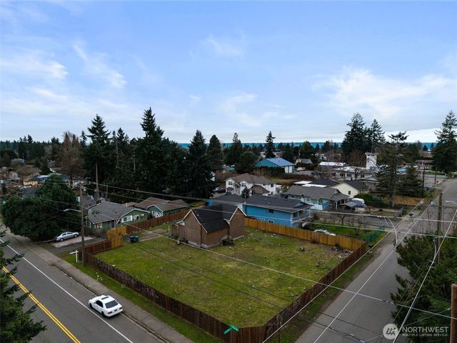 11205 12th Avenue SW, Seattle, WA 98146