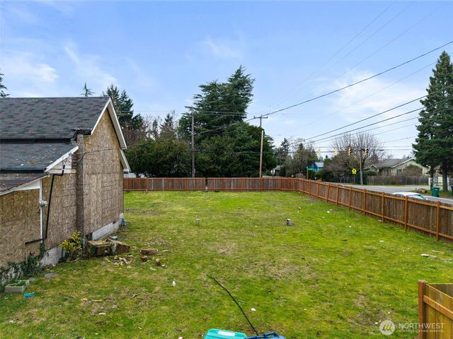 11205 12th Avenue SW, Seattle, WA 98146