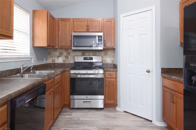 2643 Haselwood LN, Round Rock, TX 78665