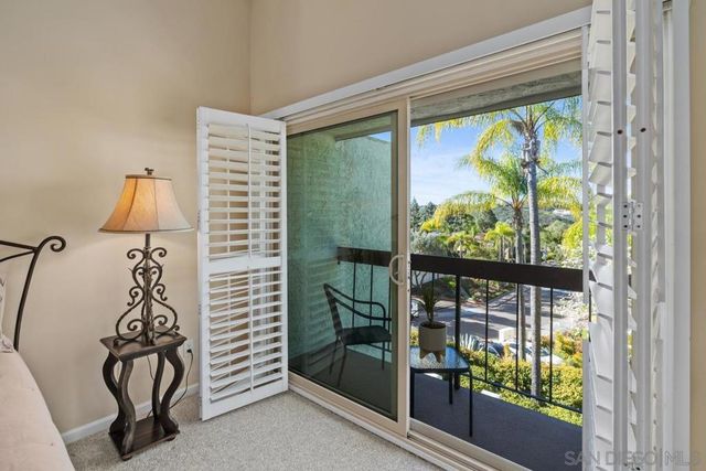 6770 Caminito Del Greco, San Diego, CA 92120