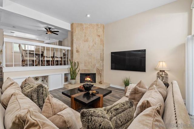 6770 Caminito Del Greco, San Diego, CA 92120