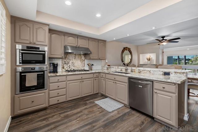 6770 Caminito Del Greco, San Diego, CA 92120