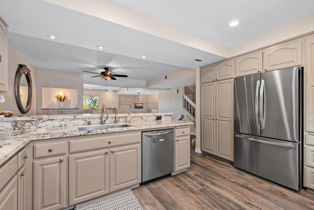 6770 Caminito Del Greco, San Diego, CA 92120