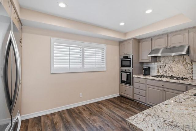 6770 Caminito Del Greco, San Diego, CA 92120