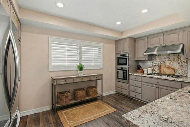 6770 Caminito Del Greco, San Diego, CA 92120