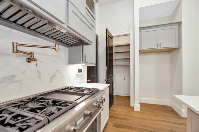 540 W 26th Street A, Houston, TX 77008