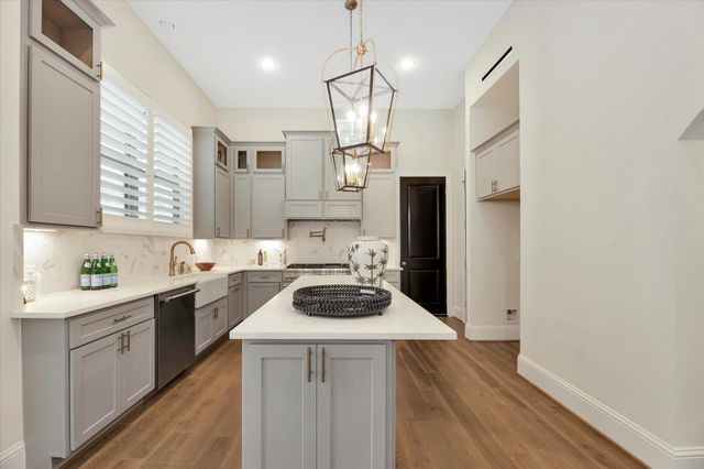 540 W 26th Street A, Houston, TX 77008