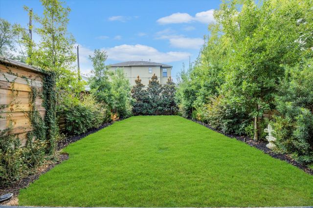 540 W 26th Street A, Houston, TX 77008