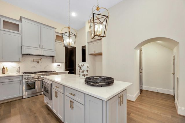 540 W 26th Street A, Houston, TX 77008