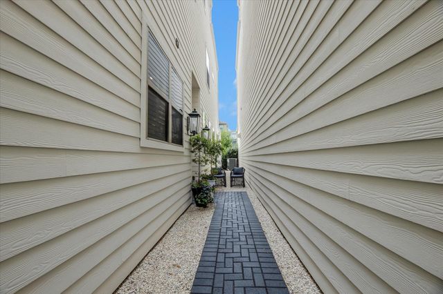 540 W 26th Street A, Houston, TX 77008