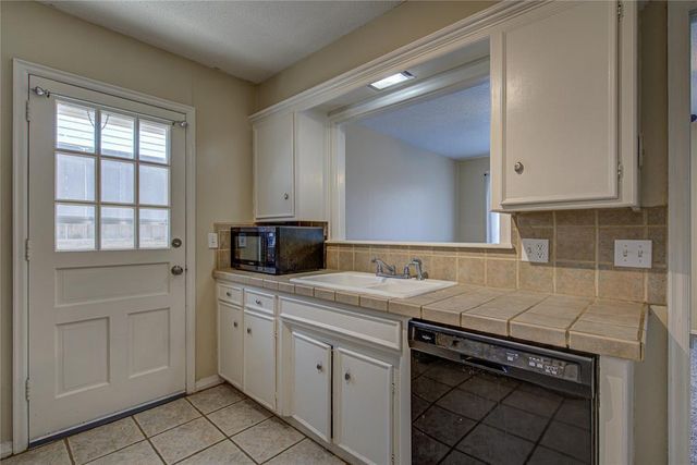 2518 NW 62ND Street, Oklahoma City, OK 73112