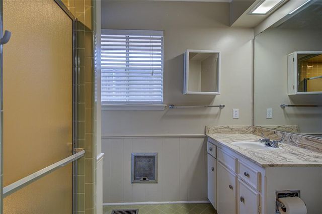 2518 NW 62ND Street, Oklahoma City, OK 73112