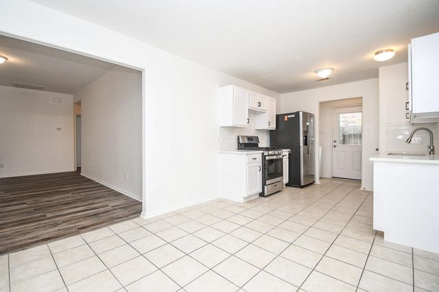 1651 Thornhollow Drive, Houston, TX 77014