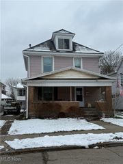 2305 Oak Street, Parkersburg, WV 26101