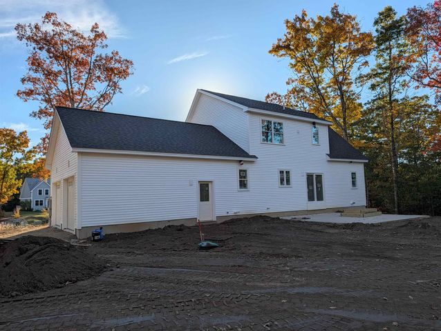 9 Chestnut Way, Lee, NH 03861
