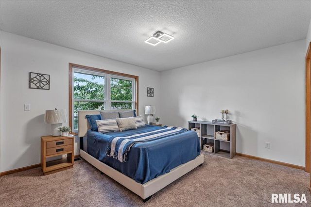 1834 ANDERSON Court, Bettendorf, IA 52722