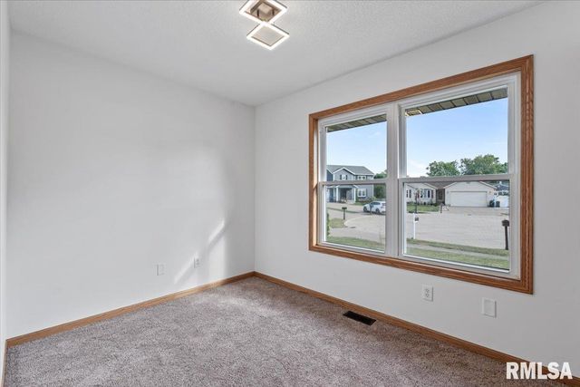 1834 ANDERSON Court, Bettendorf, IA 52722
