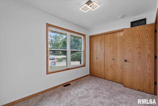 1834 ANDERSON Court, Bettendorf, IA 52722