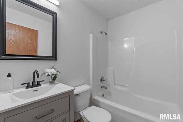 1834 ANDERSON Court, Bettendorf, IA 52722