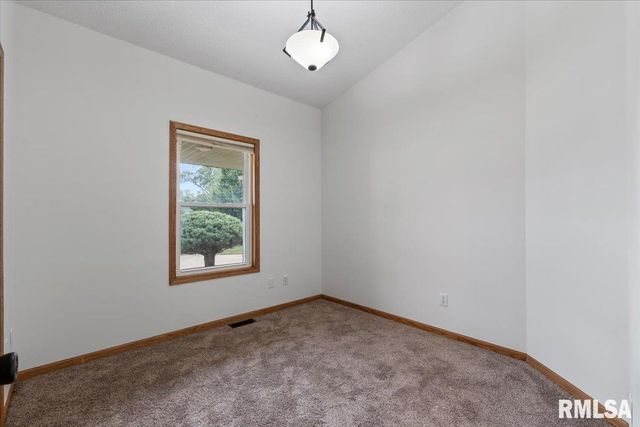 1834 ANDERSON Court, Bettendorf, IA 52722