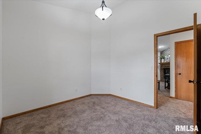 1834 ANDERSON Court, Bettendorf, IA 52722