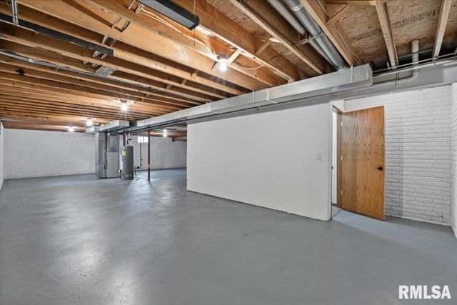 1834 ANDERSON Court, Bettendorf, IA 52722