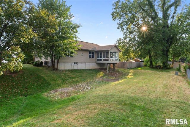 1834 ANDERSON Court, Bettendorf, IA 52722