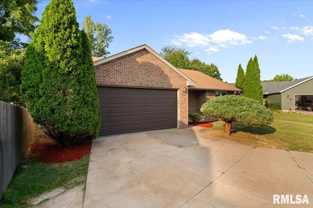 1834 ANDERSON Court, Bettendorf, IA 52722