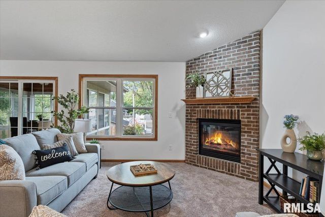 1834 ANDERSON Court, Bettendorf, IA 52722