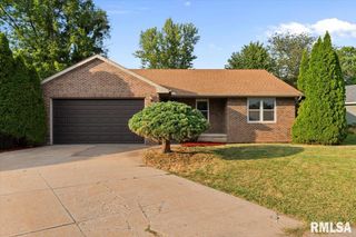 1834 ANDERSON Court, Bettendorf, IA 52722