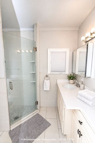 291 Washington St 1, Canton, MA 02021