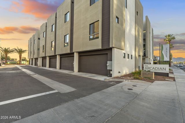 4220 N 32ND Street 32, Phoenix, AZ 85018
