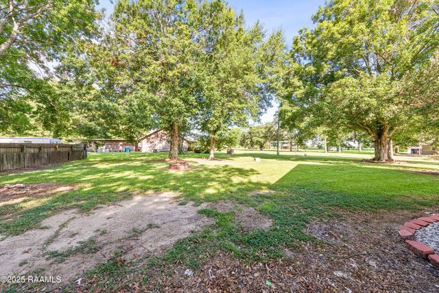 1124 Grand Anse Highway, Breaux Bridge, LA 70517