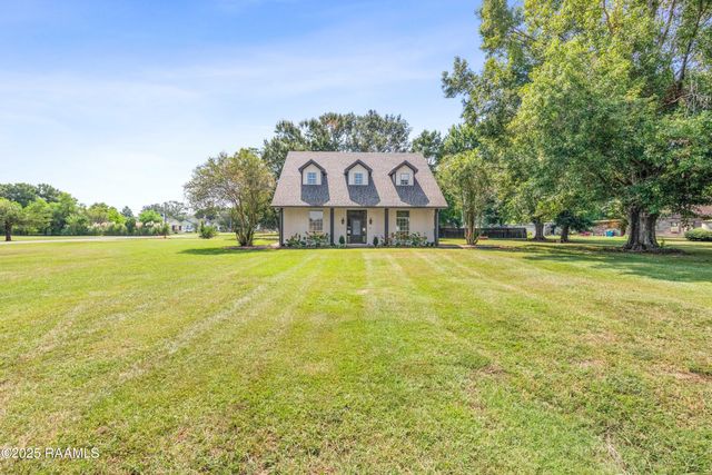 1124 Grand Anse Highway, Breaux Bridge, LA 70517