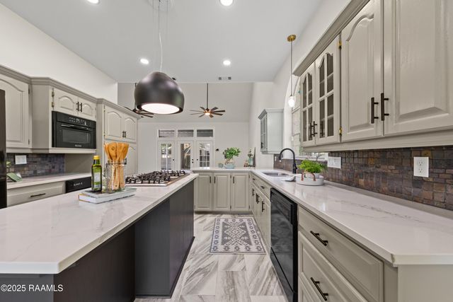 1124 Grand Anse Highway, Breaux Bridge, LA 70517