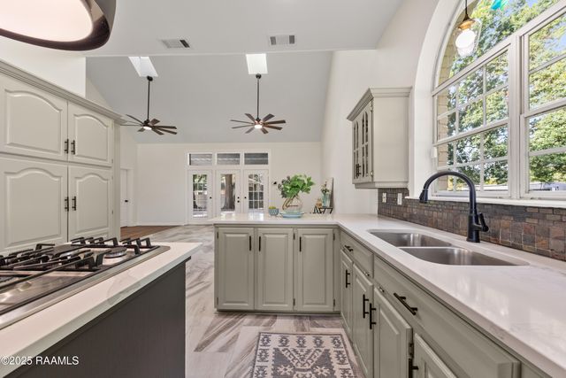 1124 Grand Anse Highway, Breaux Bridge, LA 70517