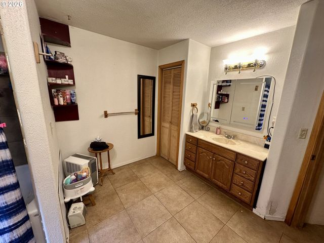 1910 OTTER SLOUGH Rd, Reedsport, OR 97467