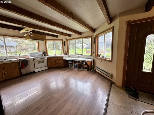 1910 OTTER SLOUGH Rd, Reedsport, OR 97467