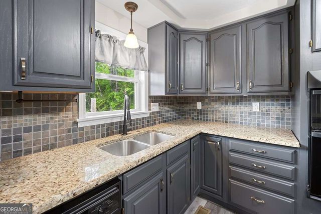 1243 Sycamore Street, Young Harris, GA 30582