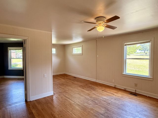 629 Martha Ave, Gallatin, TN 37066