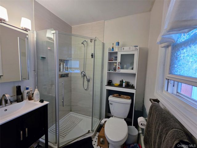 537 E Chester Street, Long Beach, NY 11561