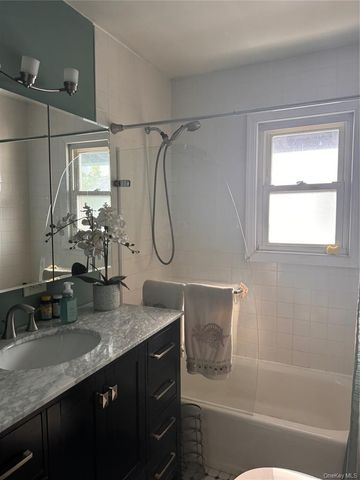 537 E Chester Street, Long Beach, NY 11561